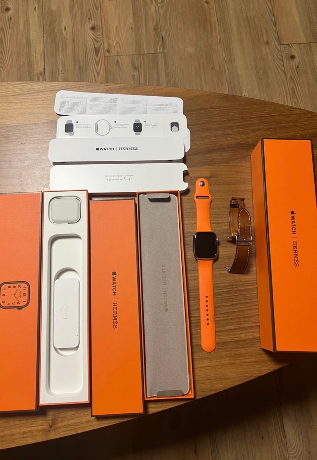 애플워치 에르메스 Series 7 45mm / 골드 가죽 스트랩 디플로이 상품이미지1