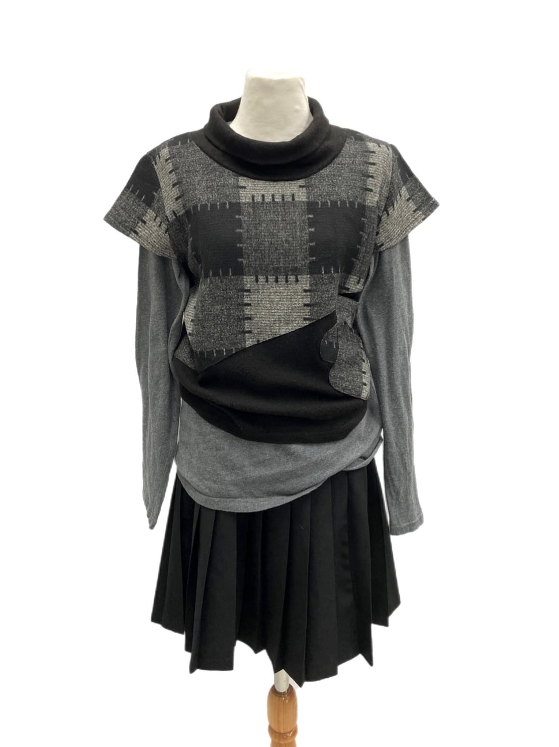 PockeT pOckEt half sleeve knit 상품이미지3