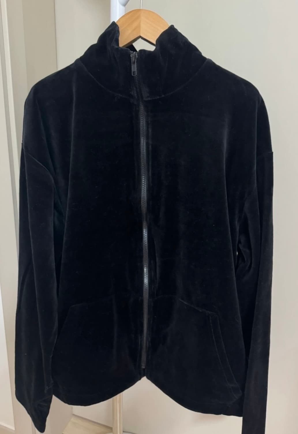 무신사브랜드 SICKOS 벨벳 블랙집업 상품이미지6