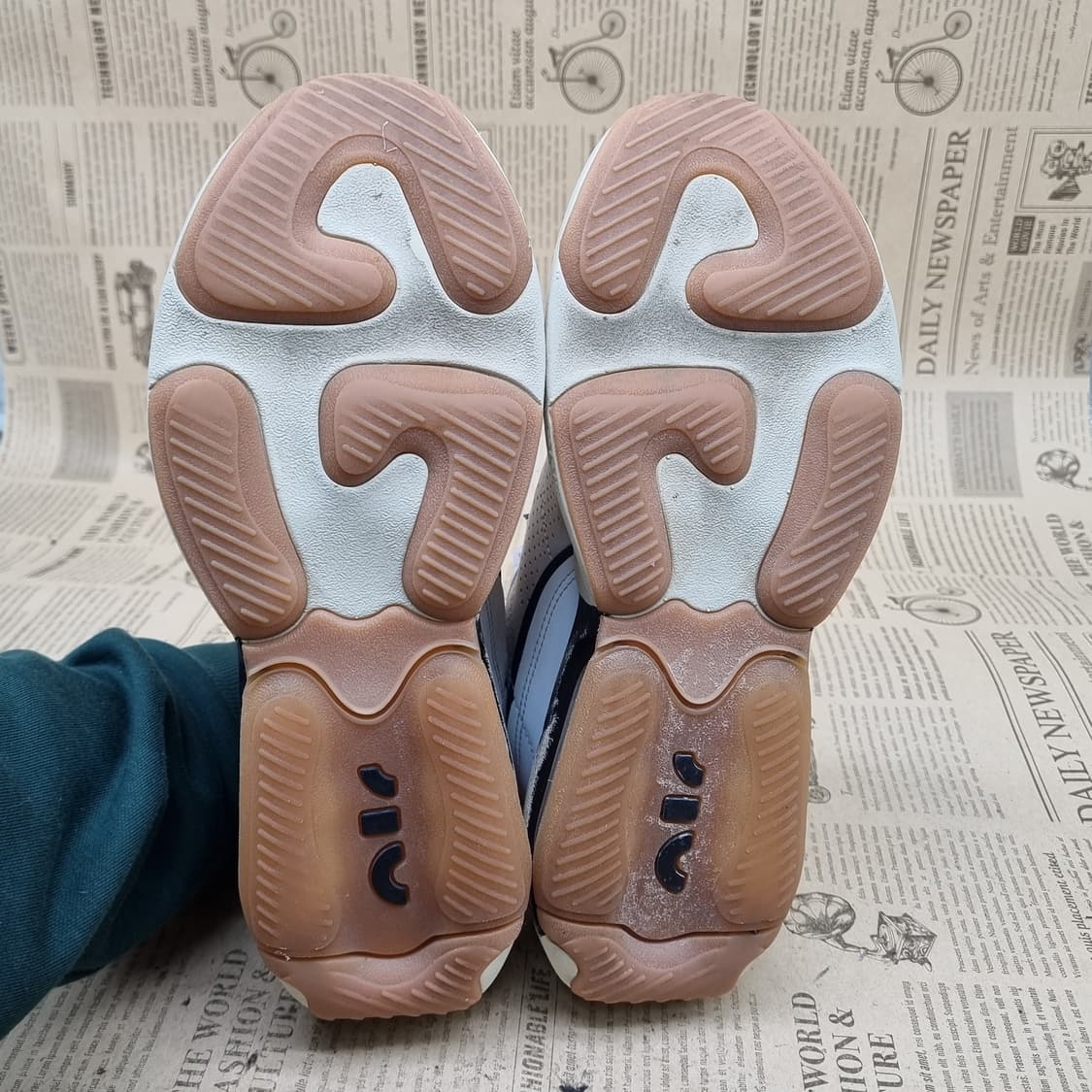 나이키 에어맥스 베로나  흰검 운동화245 상품이미지3