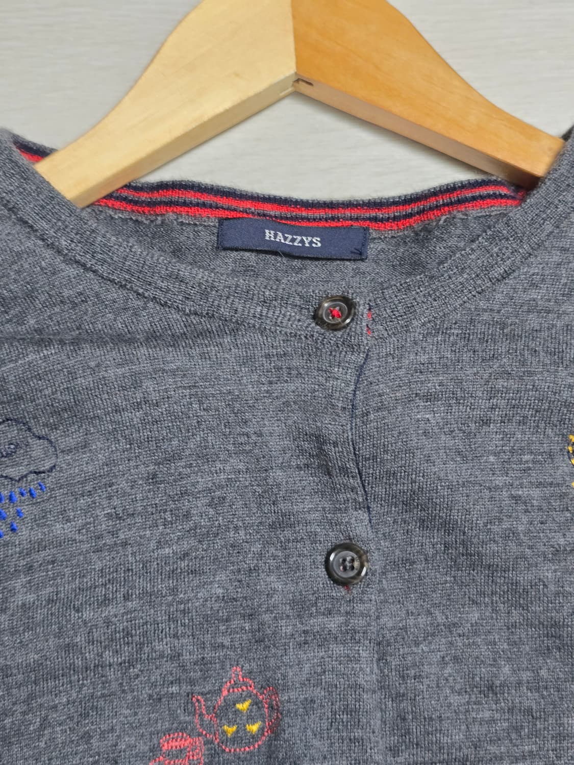 해지스 헤지스 자수 울100 니트 가디건 상품이미지6