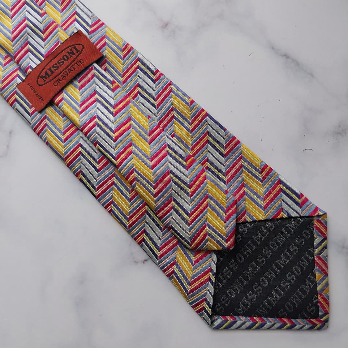 미쏘니 실크 옐로우&핑크 헤링본 넥타이 9.5cm A+등급 K1274
 상품이미지9