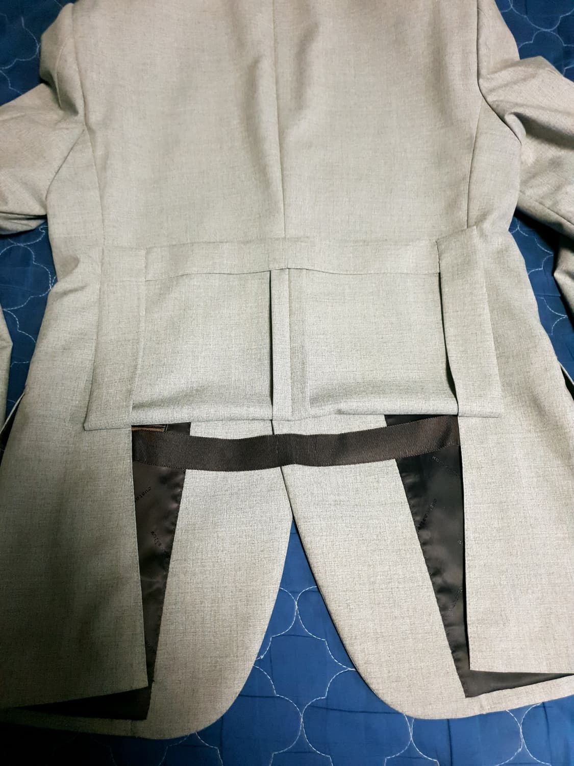 커스텀멜로우 카노니코 실크블렌드 클래식 수트셋업 (상:100 하:32) 상품이미지2