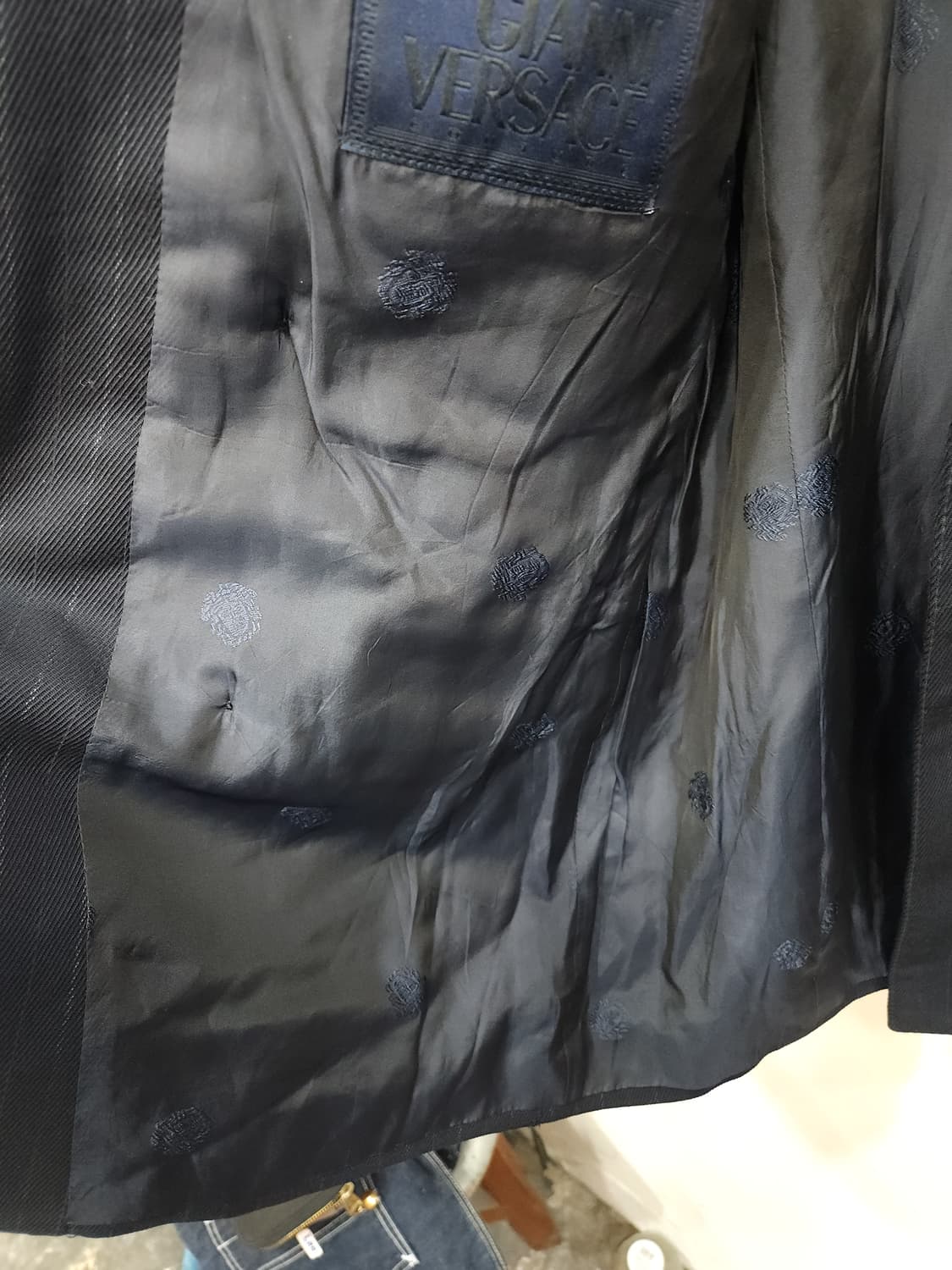 지아니 베르사체 울 더블 블레이저

 상품이미지8