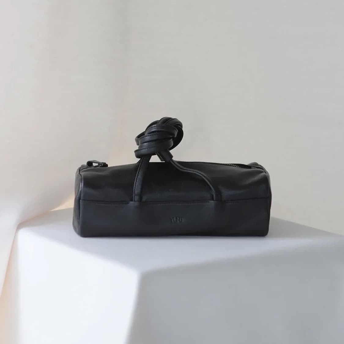 유르트 TOMM BAG BLACK 상품이미지1