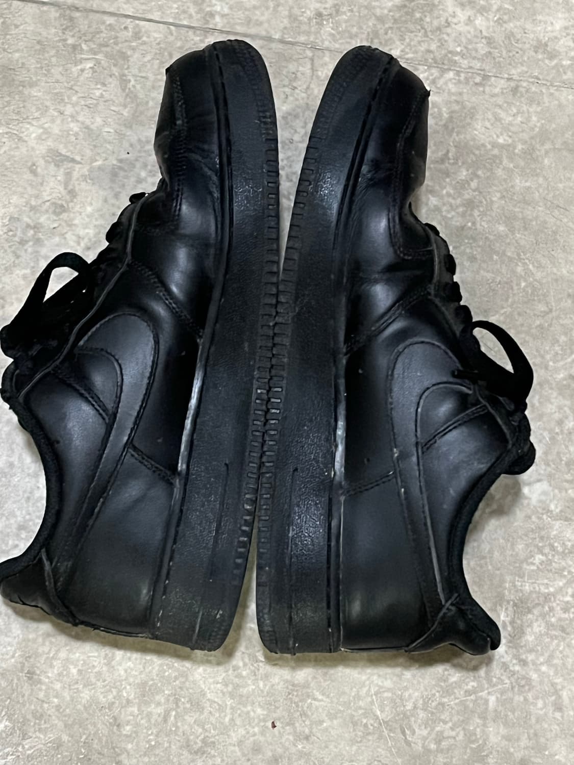 나이키 에어포스1 '07 로우 올블랙 265 상품이미지3