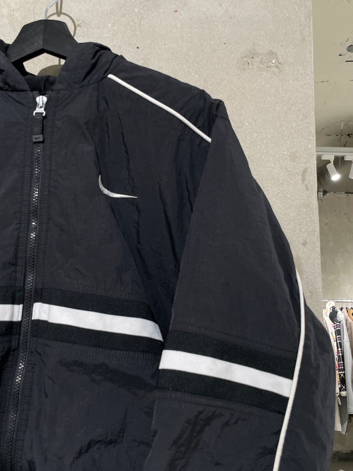 나이키 블랙 올드스쿨 스우시 나일론 후디 자켓 상품이미지3