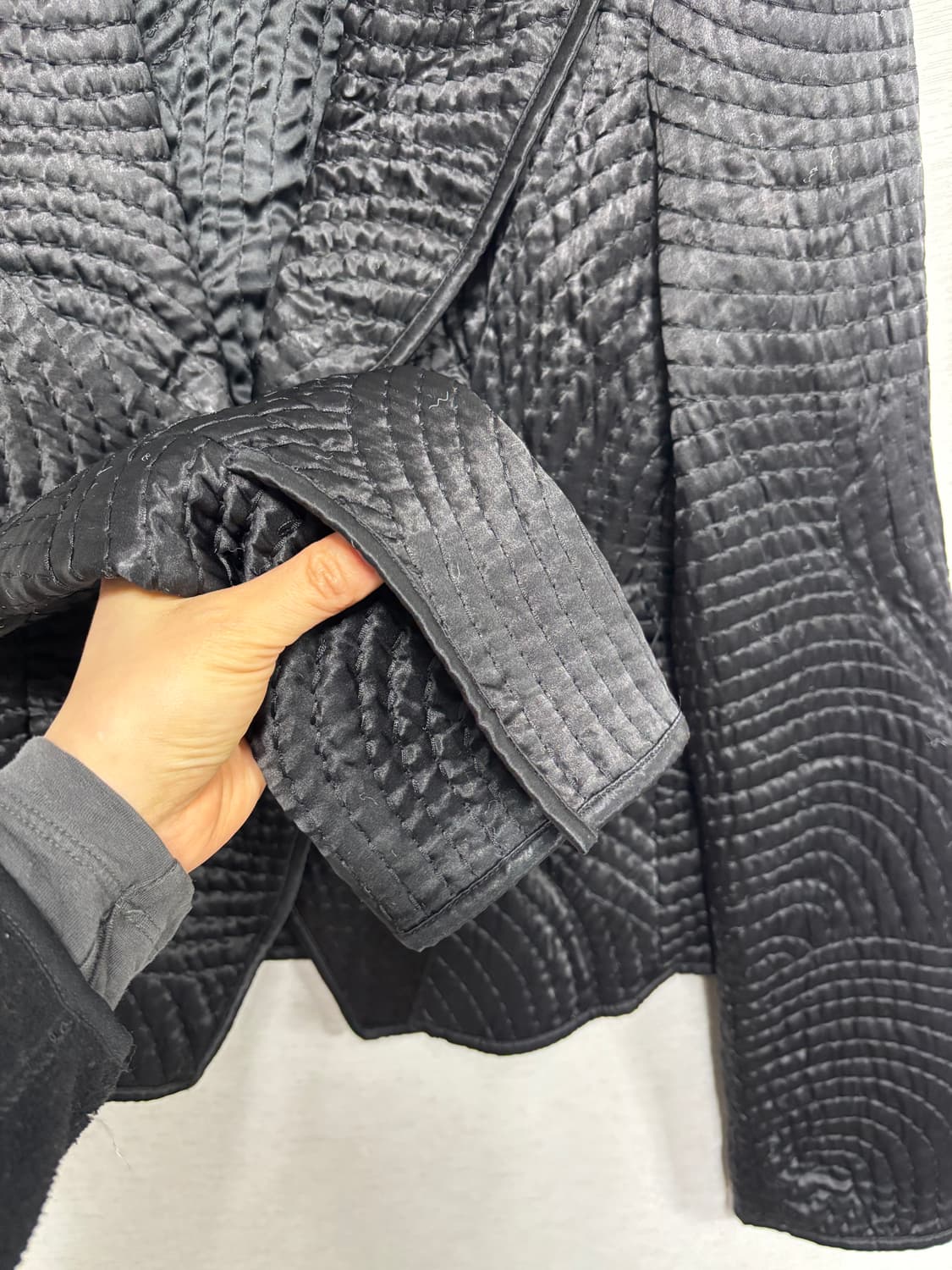 아르마니 진스 써큘러 퀼팅 자켓 여성44-55 상품이미지2