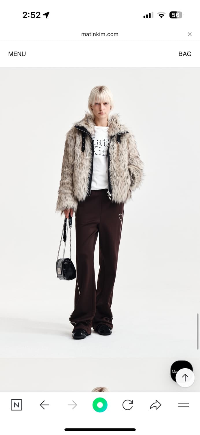 마뗑킴 NECK BUCKLE CROP FUR JUMPER IN IVORY 상품이미지4