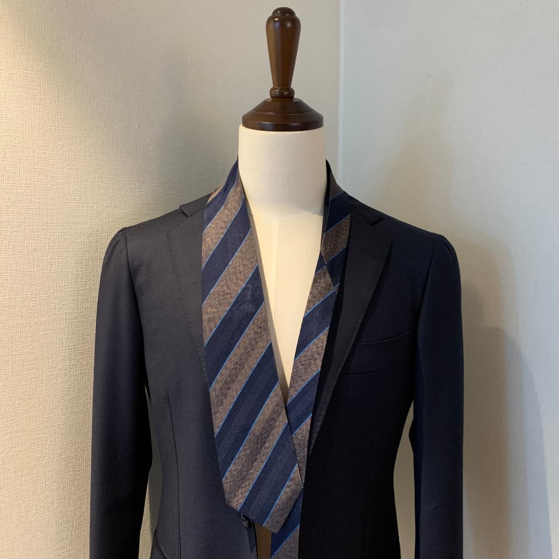 샤넬(CHANEL) 레지멘탈 명품넥타이 100실크 A등급 8.3cm 상품이미지1