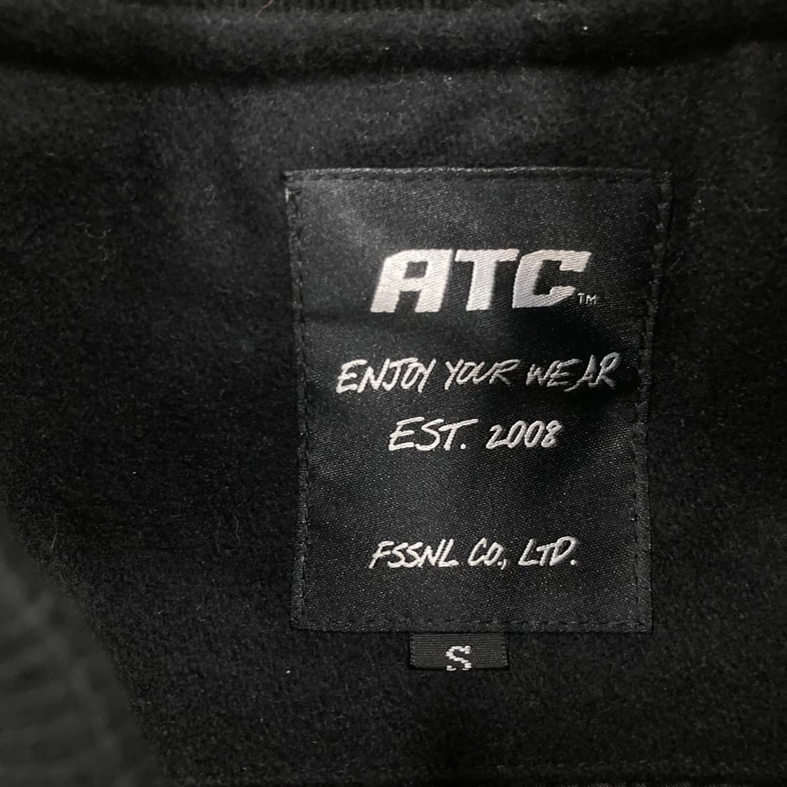 LG 트윈스 블랙 컬러 빅로고 바시티 자켓 상품이미지5