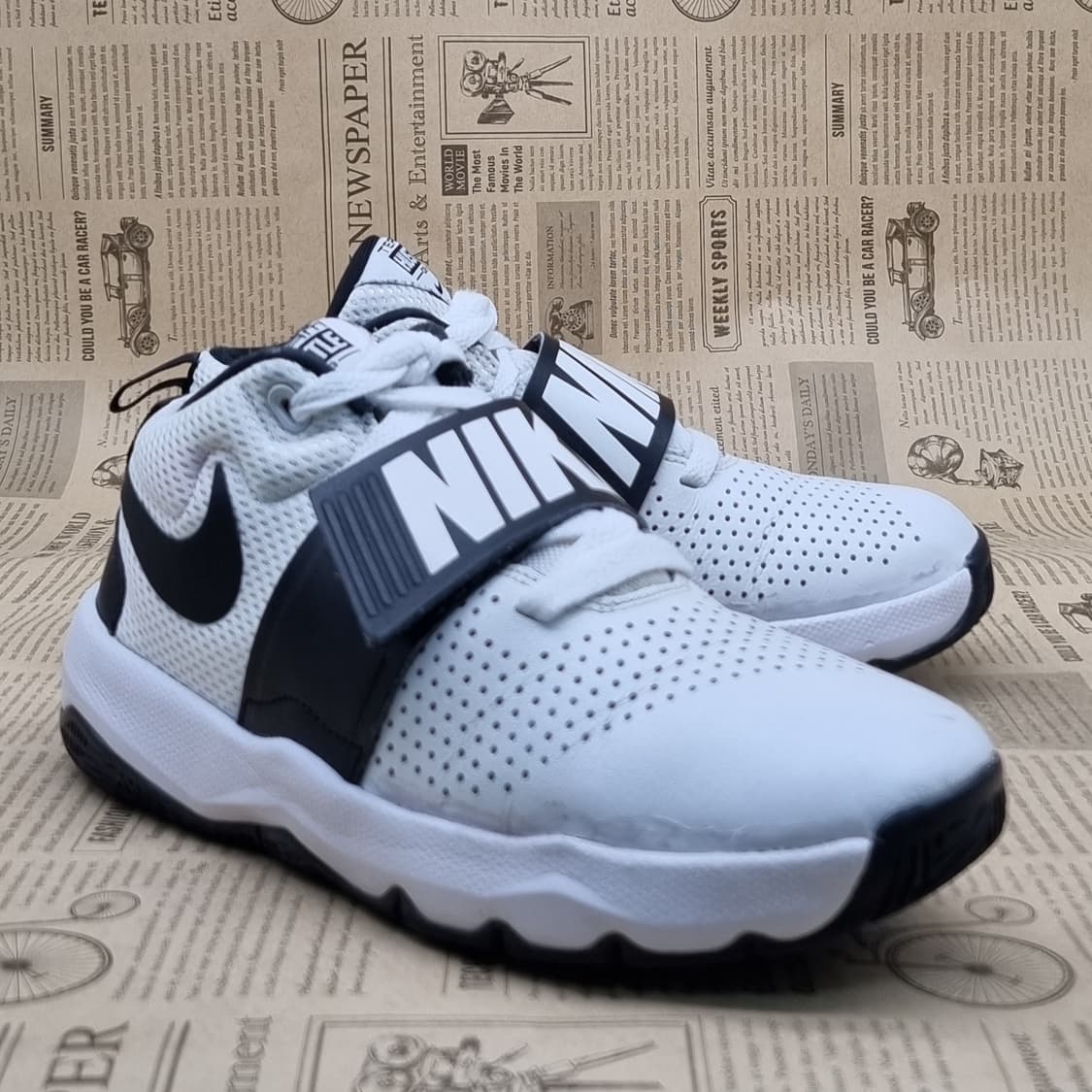 나이키 팀허슬d8 아동 운동화 235 상품이미지1