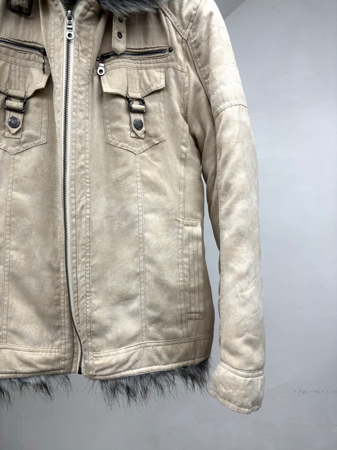 In the attic sand white fur jacket  상품이미지3