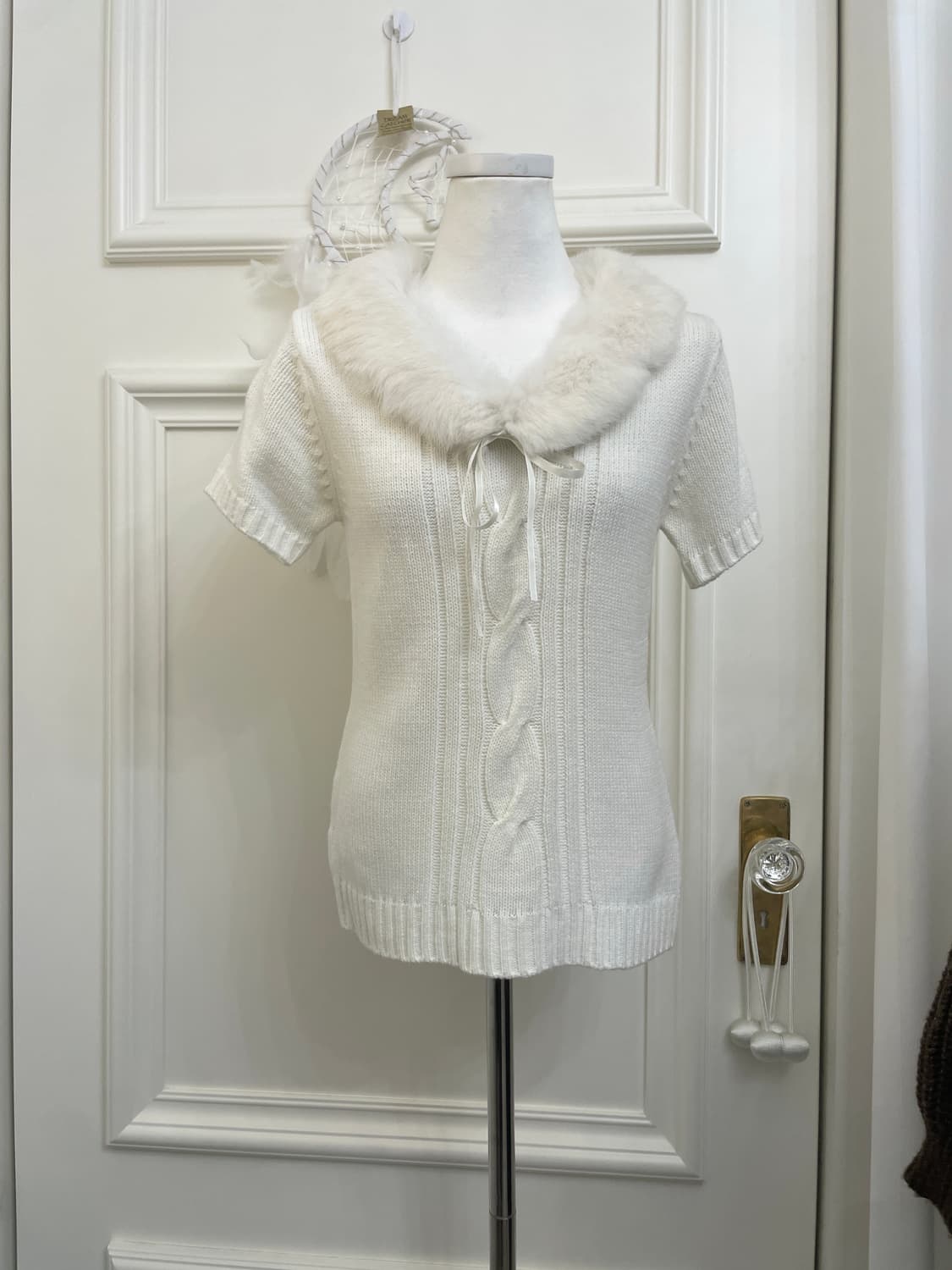 white fur bow winter sweater top 상품이미지1