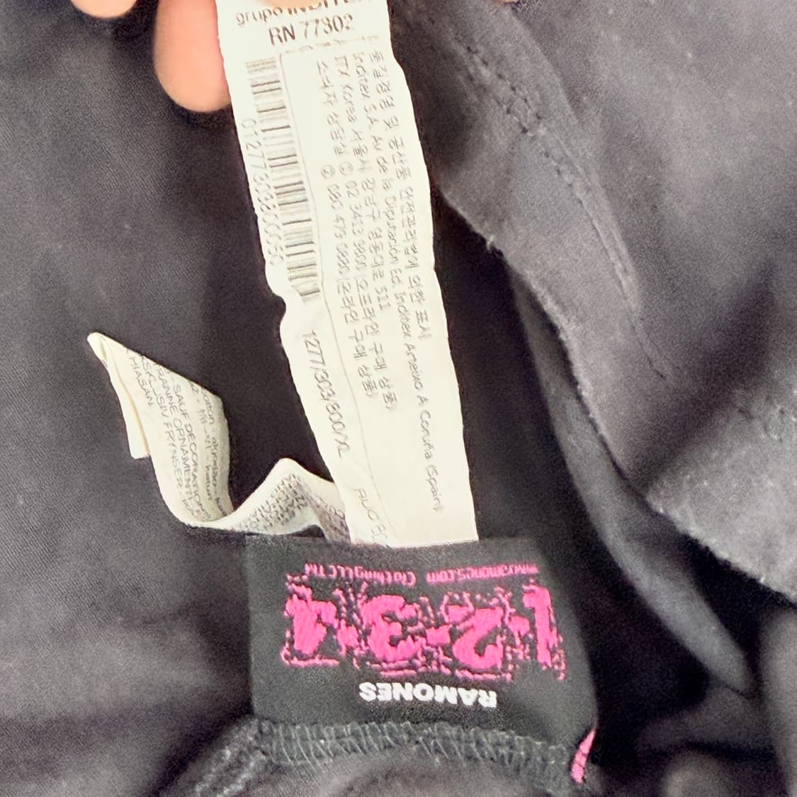 자라 ZARA ROMONES 프린팅 반팔 티셔츠(블랙)  상품이미지6