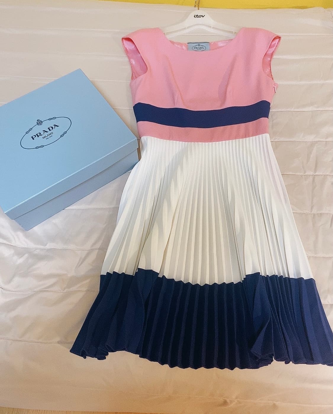 프라다 정품 플리츠원피스 40사이즈 (55-66사이즈)  기장88 상품이미지2