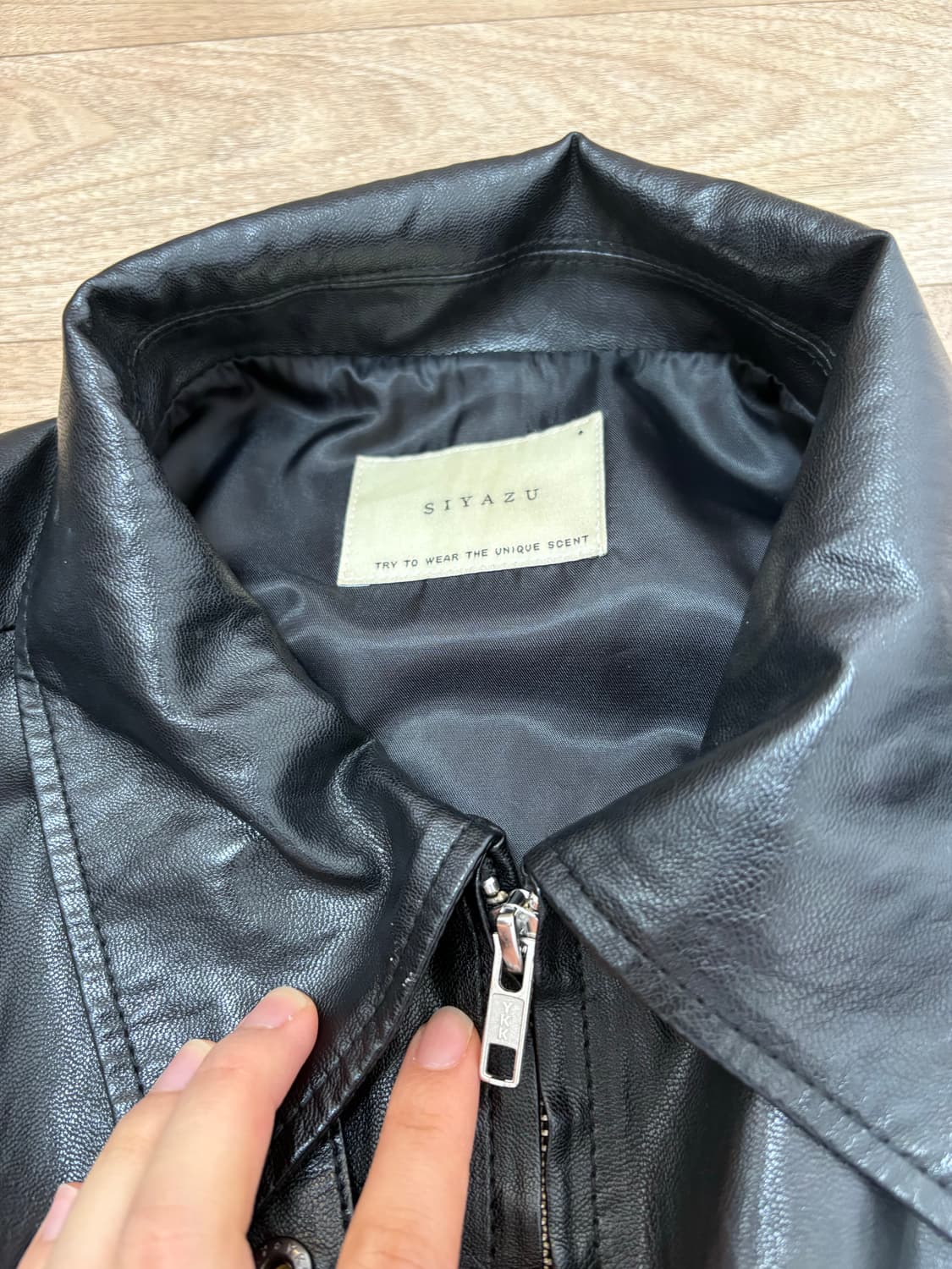 시야쥬 레더 봄보 자켓 상품이미지5