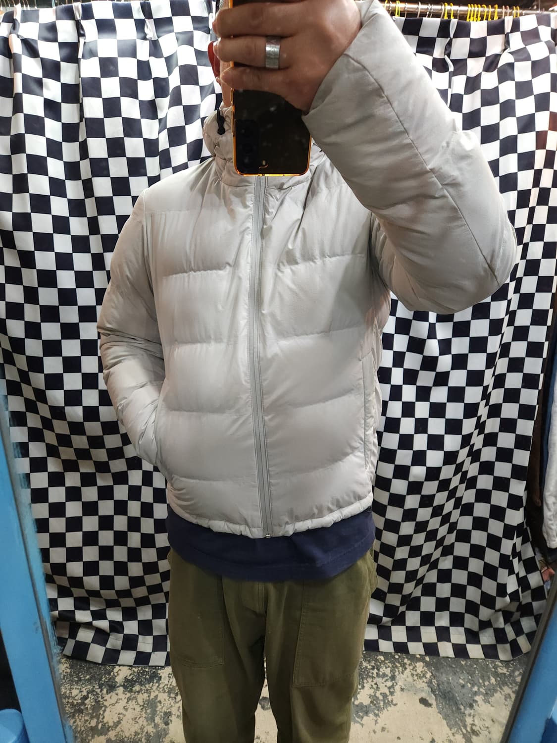 유니클로 심리스 오리털 후드 패딩

 상품이미지10