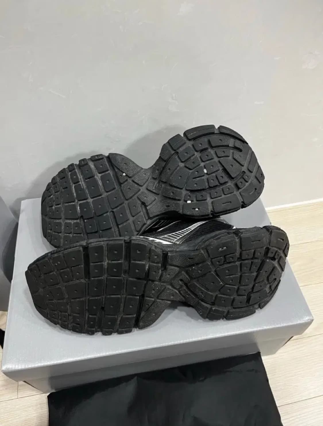 [44] 발렌시아가 3XL 블랙화이트 상품이미지3