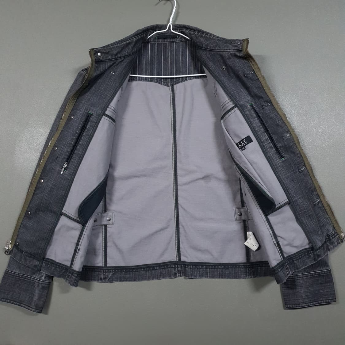 엘르 옴므 버튼 지퍼 디테일 흑청 데님 트러커 자켓 청자켓 상품이미지5