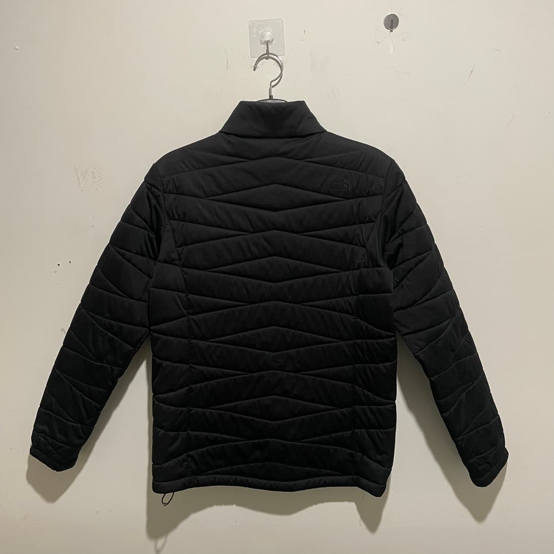 노스페이스 블랙 경량패딩 상품이미지2