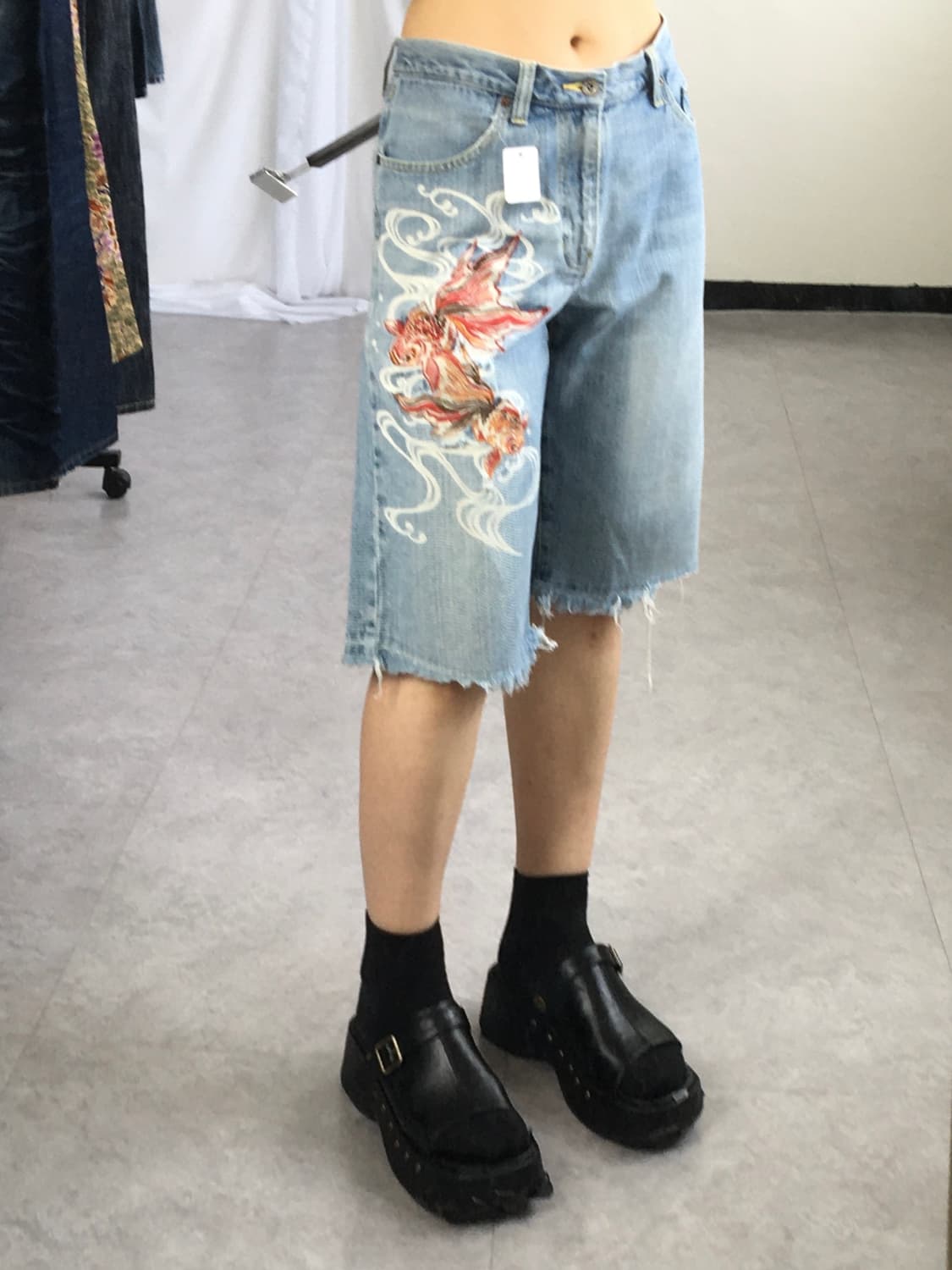 Oriental needle work denim half pants 상품이미지5