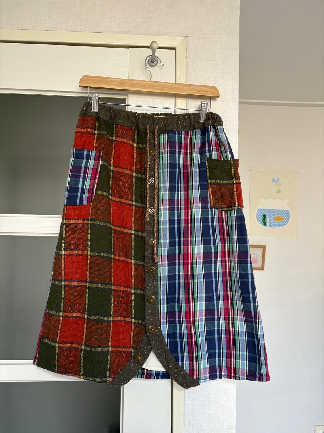 체크 단추 미디 스커트  상품이미지1