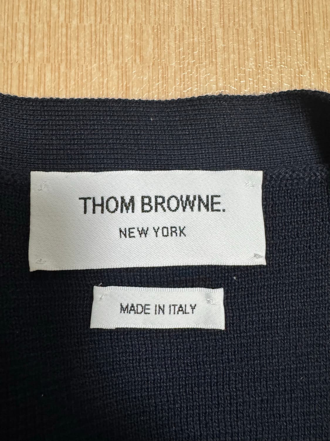 톰브라운 밀라노 스티치 금장 가디건 상품이미지2