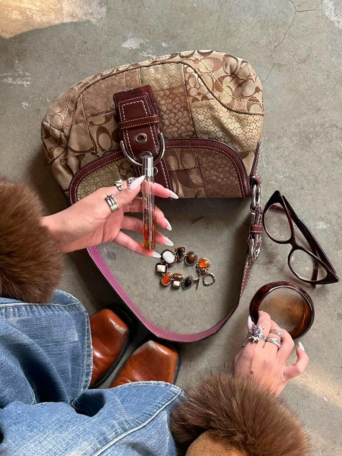 90s coach 시그니처 패치워크 캔버스 딥 퍼플 레더 트리밍 소호백 상품이미지1