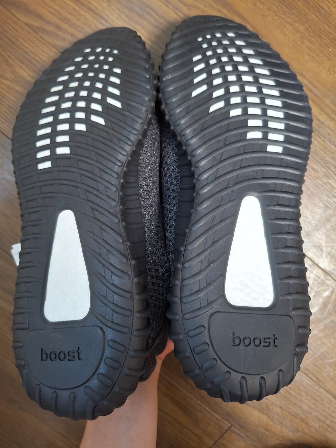 아디다스 이지 부스트 350 V2 블랙- 논리플렉티브 상품이미지5