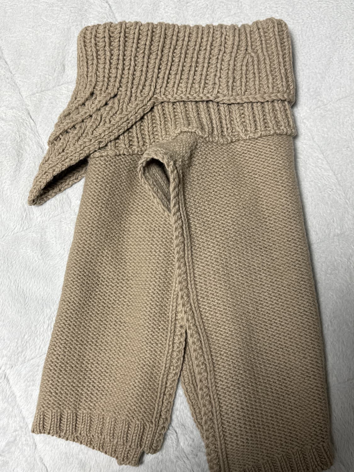 더솔로이스트 2017AW 울 반다나 넥워머 베이지컬러 상품이미지2