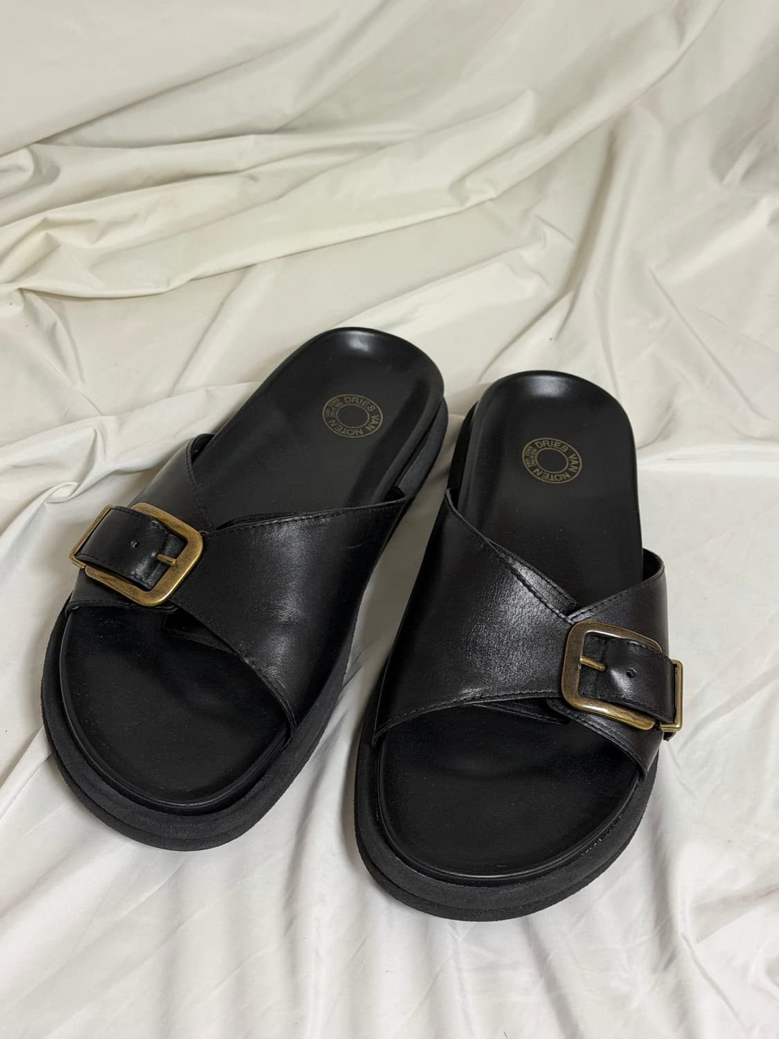 드리스 반 노튼 블랙 레더 버클 샌들 상품이미지1