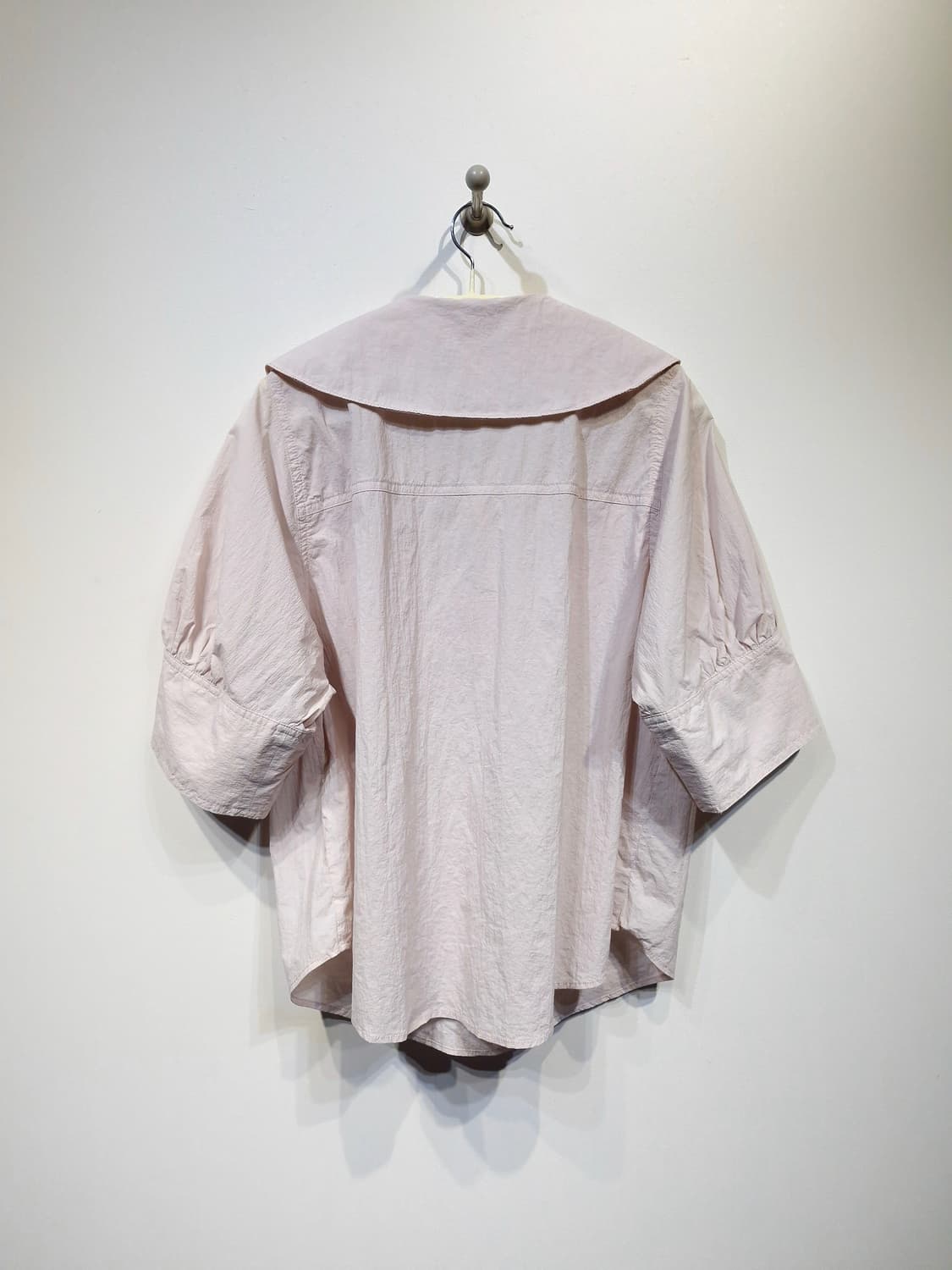 SISLEY 시슬리 21ss 빅카라 셔링 블라우스 상품이미지2
