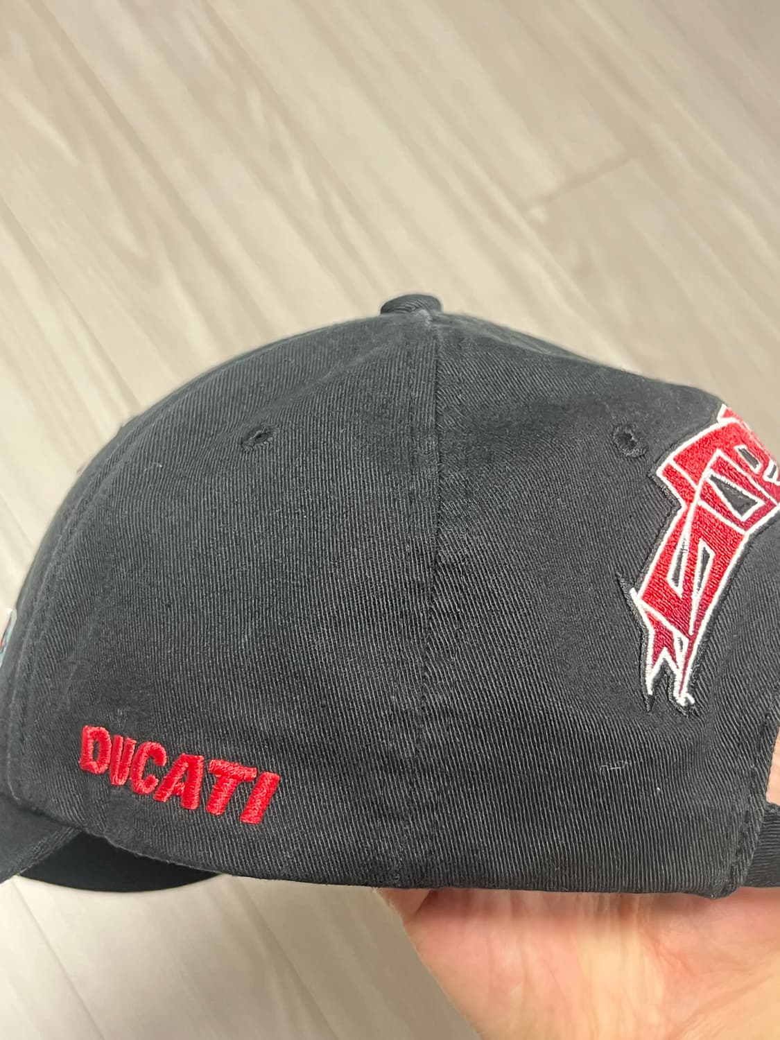 슈프림 두카티 24ss 볼캡 판매합니다. 상품이미지2