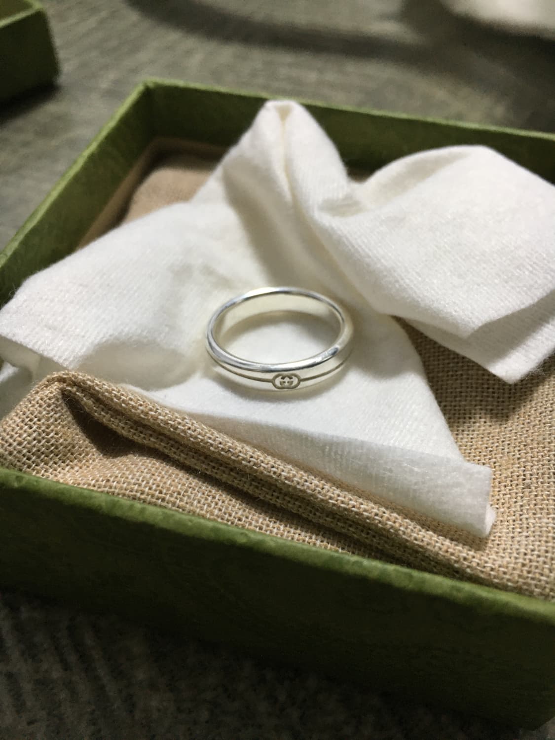 구찌 다이애그널 인터로킹 G 씬 반지13호 상품이미지3