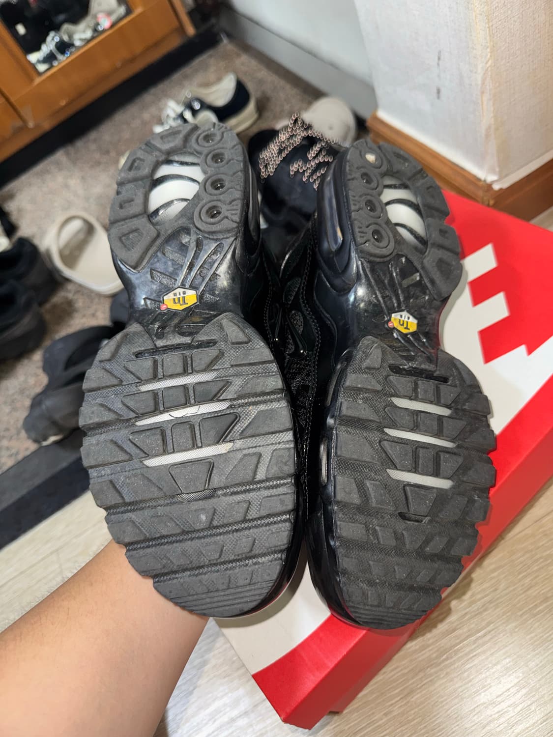 나이키 에어팩스 플러스 트리플 블랙 265 상품이미지3