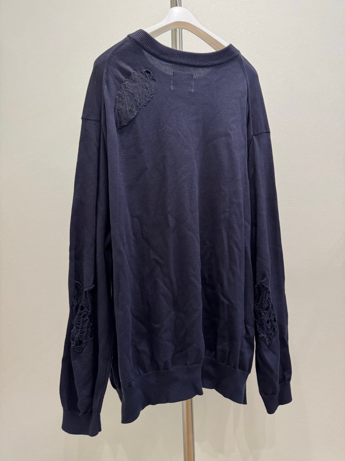 솔로이스트 24ss 데미지 크래쉬 스웨터 상품이미지2