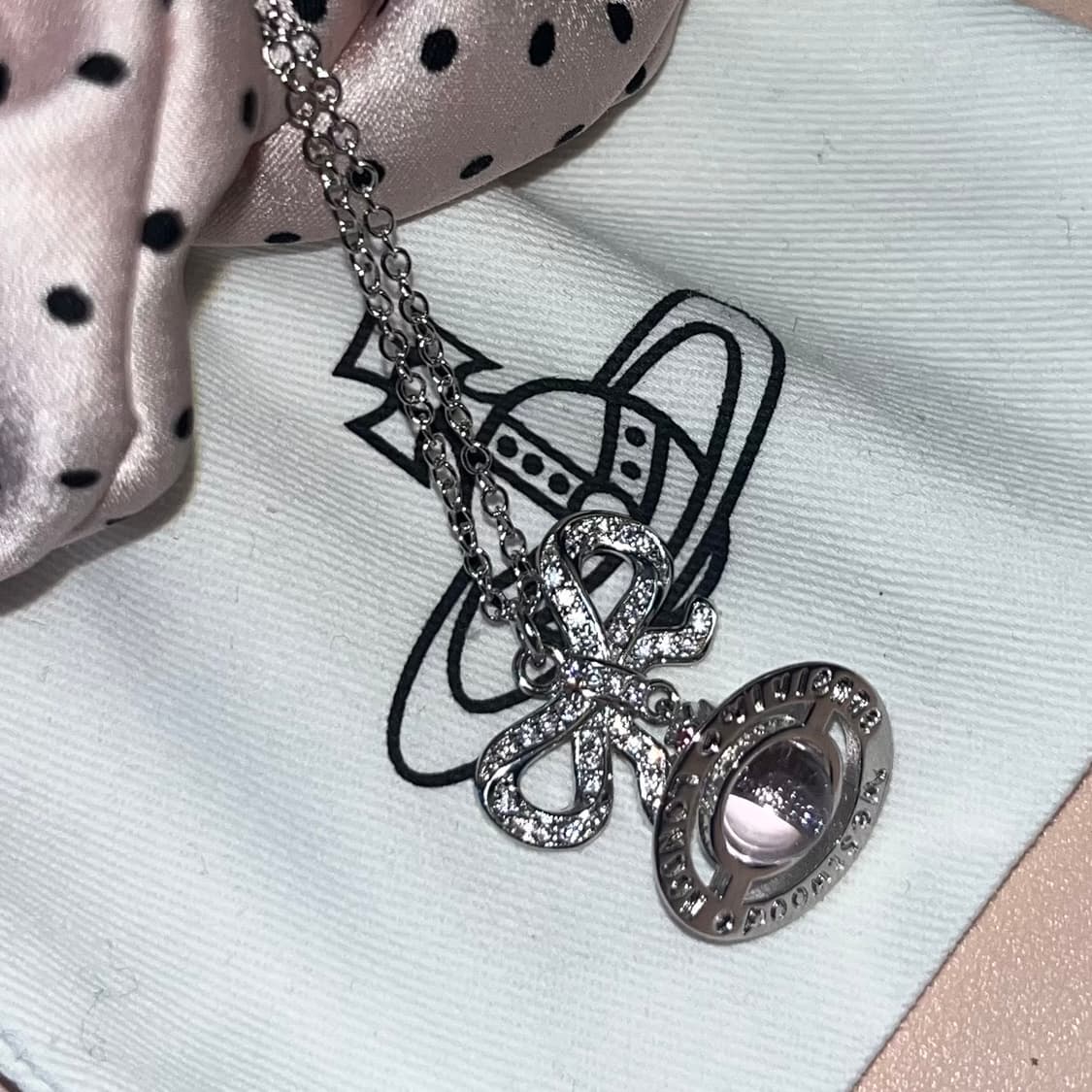 비비안웨스트우드 옥타비에 펜던트 목걸이 핑크 상품이미지4