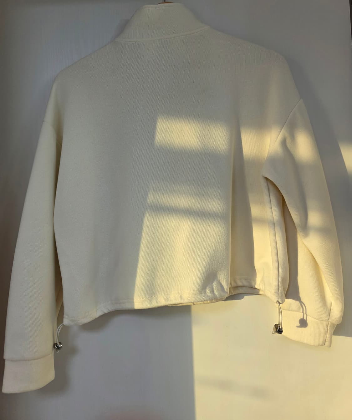 스튜디오에이지 아이보리 하프집업 맨투맨 / 스트링 자수 스웻 상품이미지3