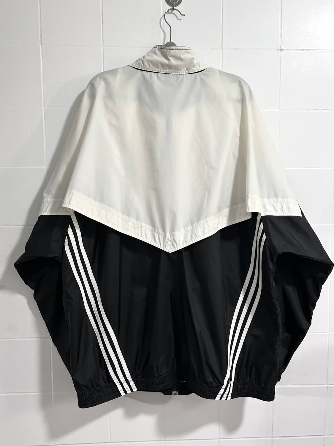 아디다스 90s 범고래 바람막이 상품이미지3