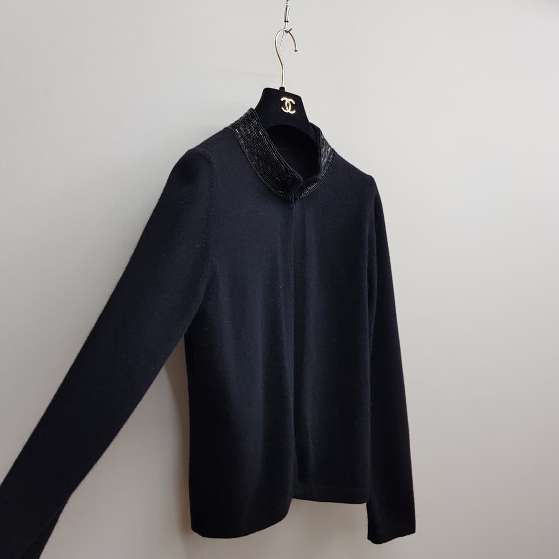 앤클라인 비즈 장식 카라 울(캐시미어)니트 자켓 85-94-160사이즈 상품이미지3