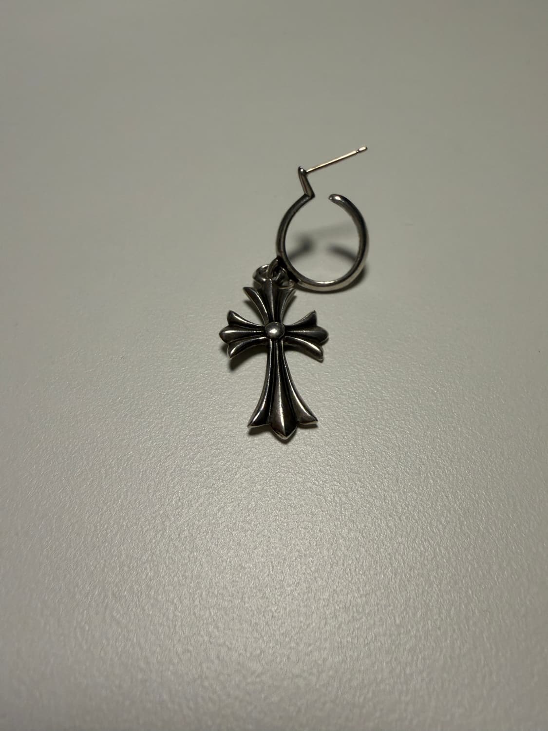 Chrome Hearts 크롬하츠 타이니 CH크로스 후프 이어링 귀걸이 상품이미지1