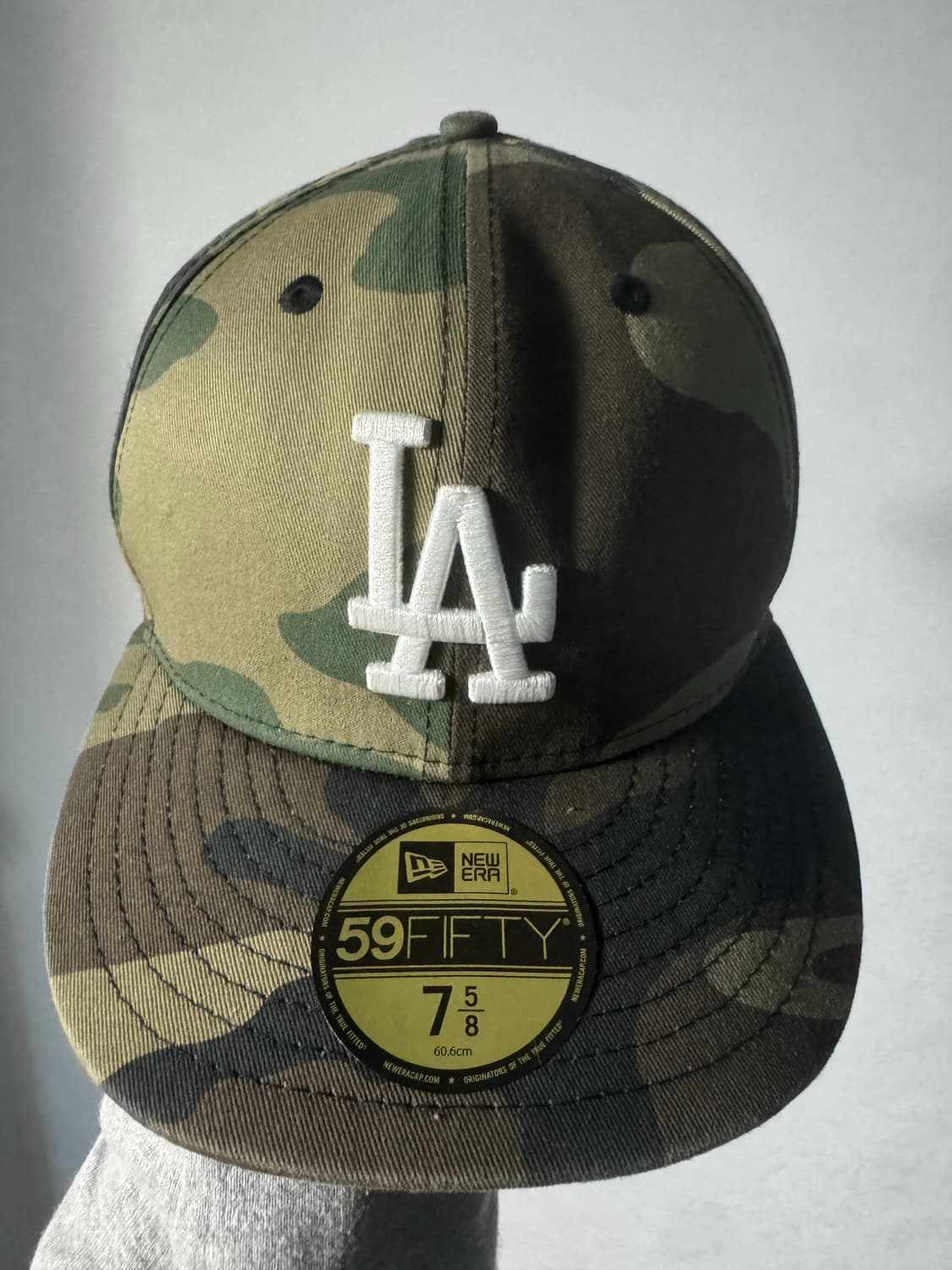 뉴에라 MLB LA 다저스 베이직 피티드캡 우드랜드 카모 상품이미지1