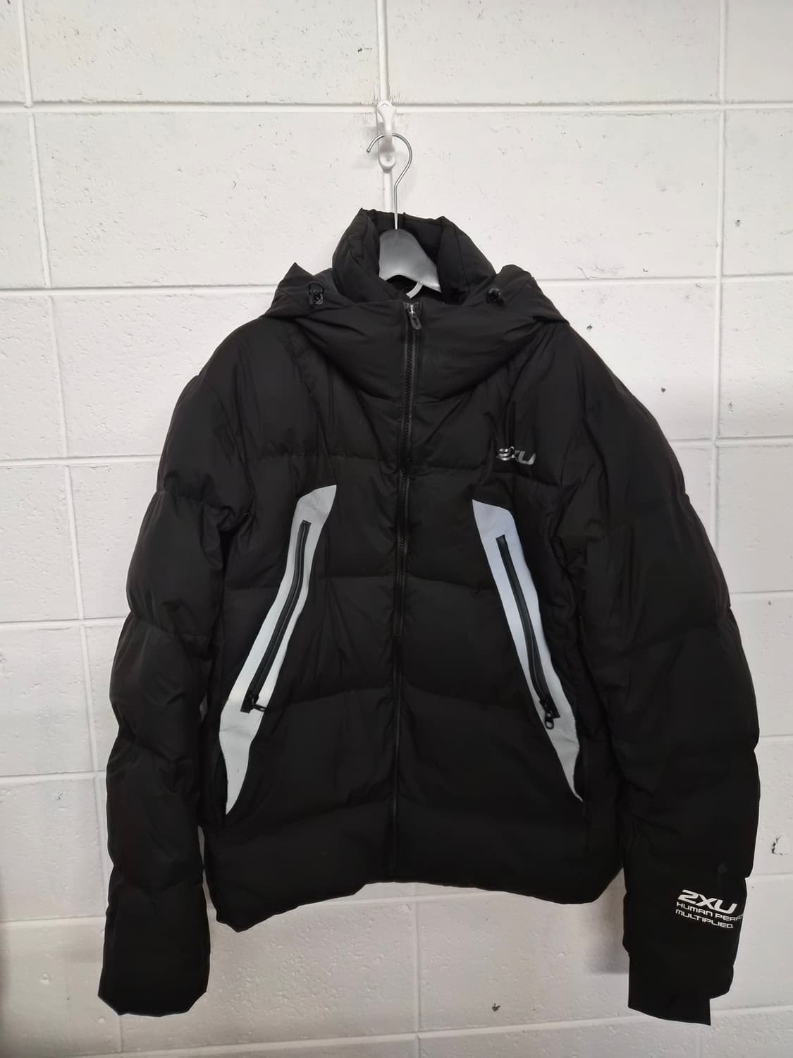 XL) 2XU 투타임유 구스다운 패딩 팝니다 상품이미지1