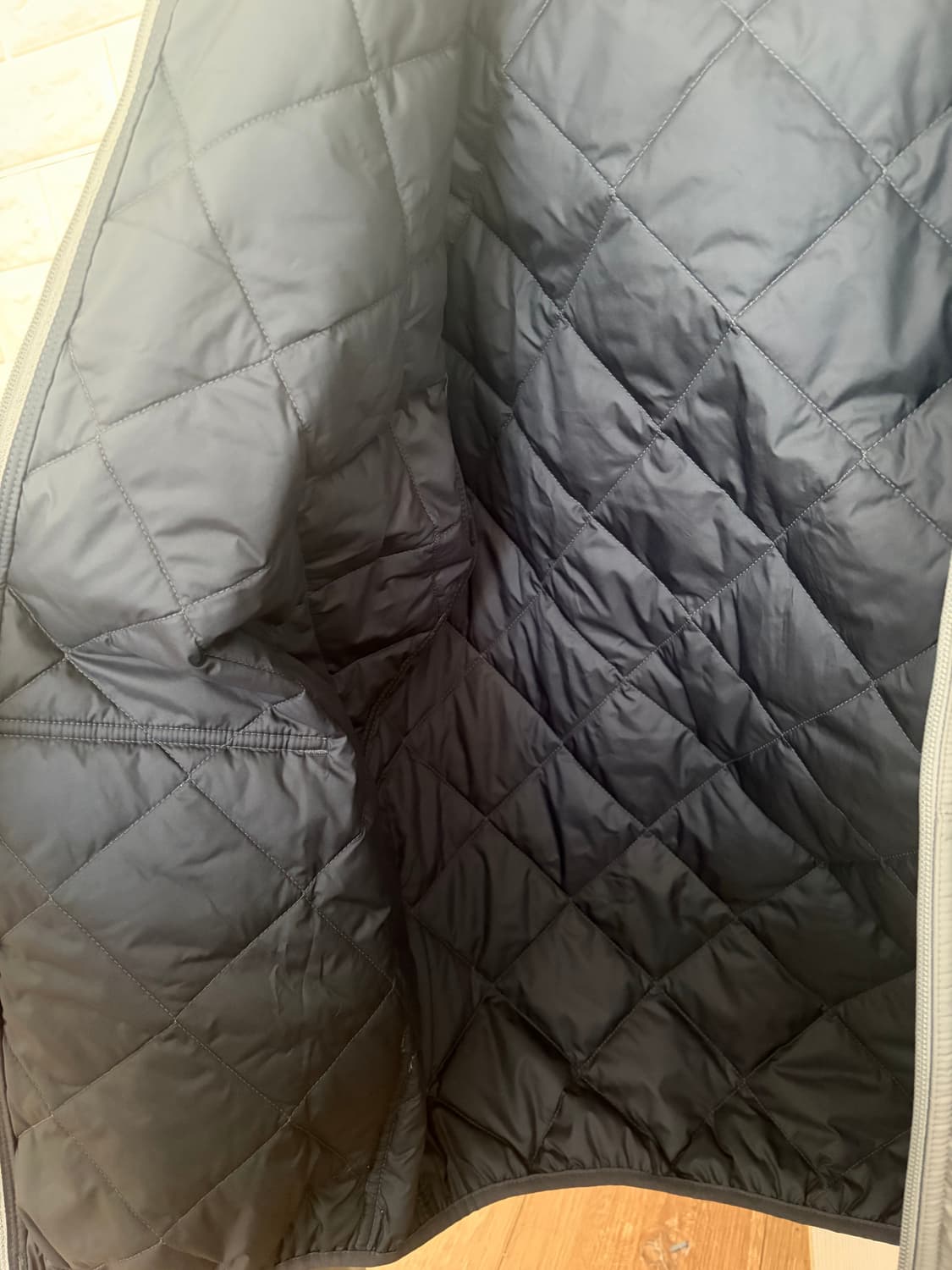 파타고니아 멘즈 다이아몬드 퀄티드 보머 후디M 상품이미지4