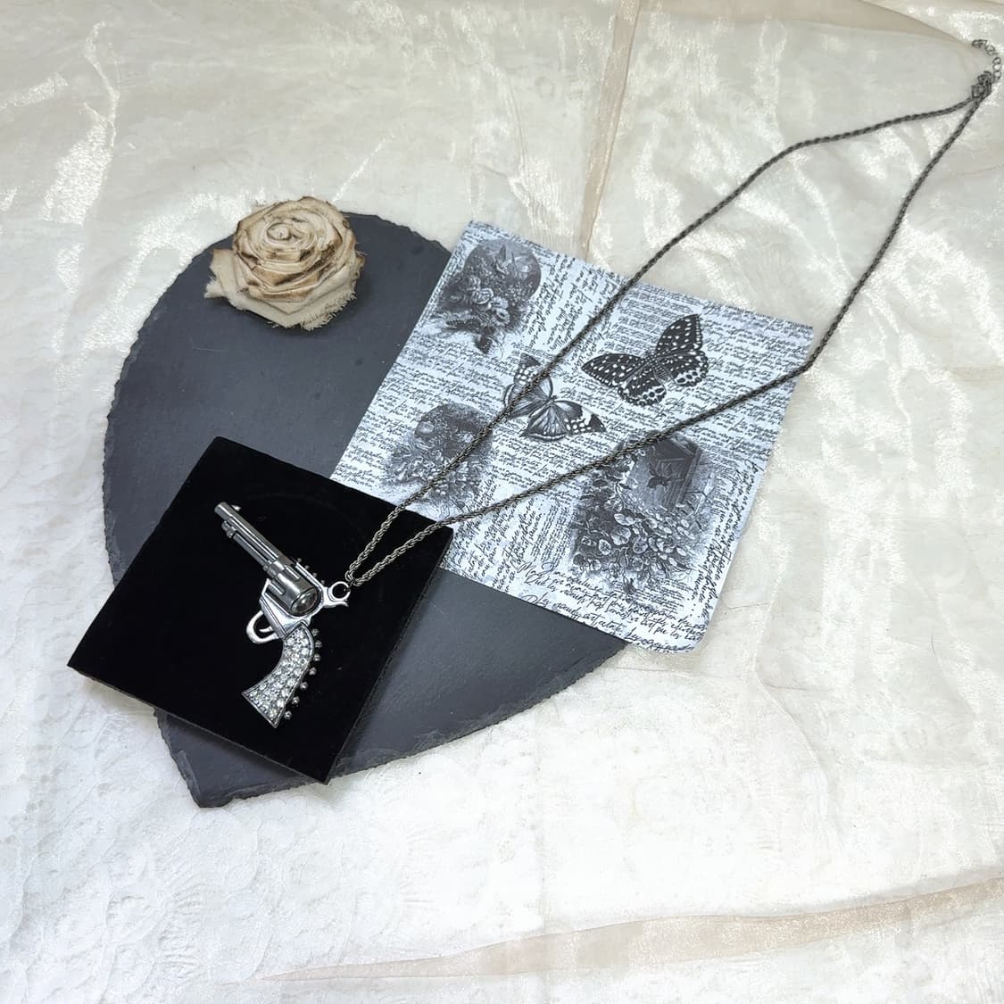 빈티지 고딕 권총  큐빅 꽈배기 목걸이 상품이미지2