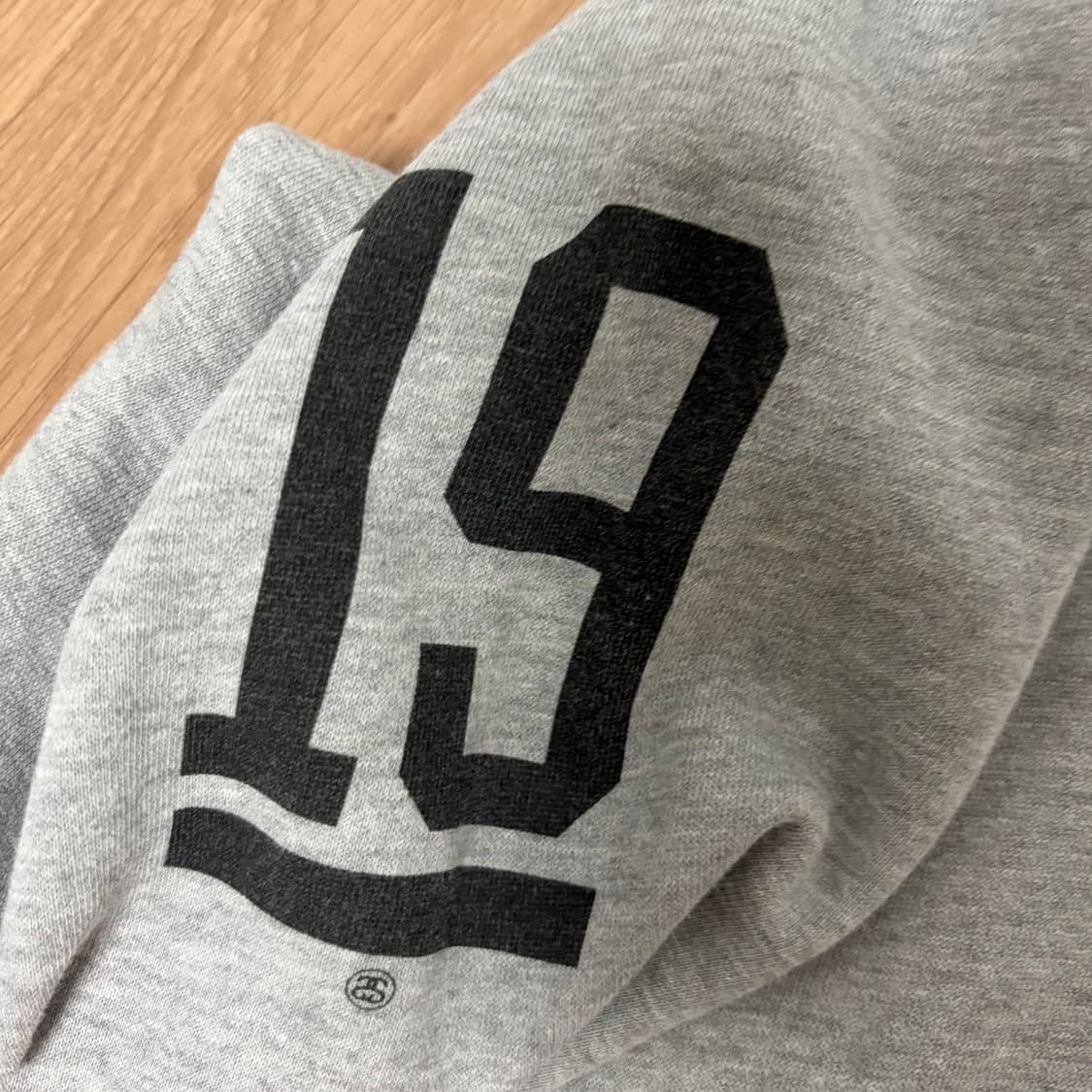 스투시 올드스쿨 빈티지 그레이 프린팅 로고 후드티 판매합니다 상품이미지7