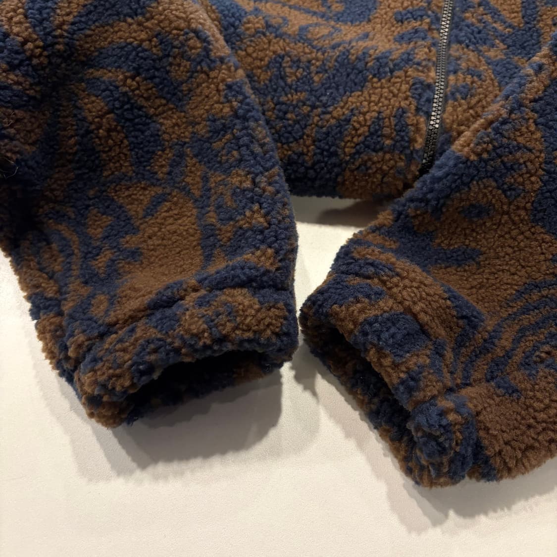 [L] 로어즈 x 켄타로 오카와라 패턴 플리스 집업 자켓 C624 상품이미지5