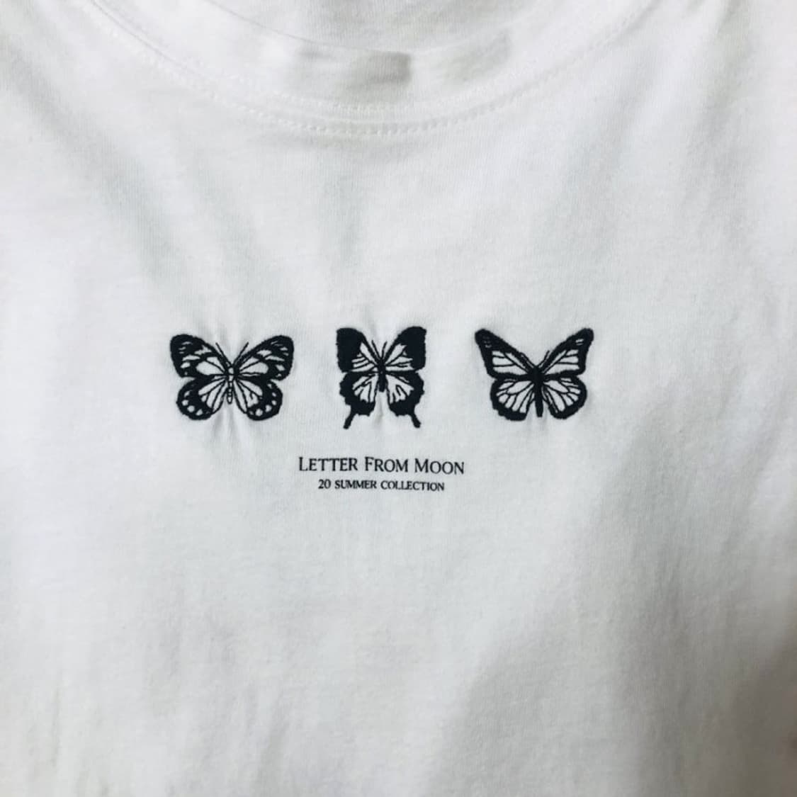 제니 나비티셔츠 레터프롬문 나비 티셔츠 상품이미지6