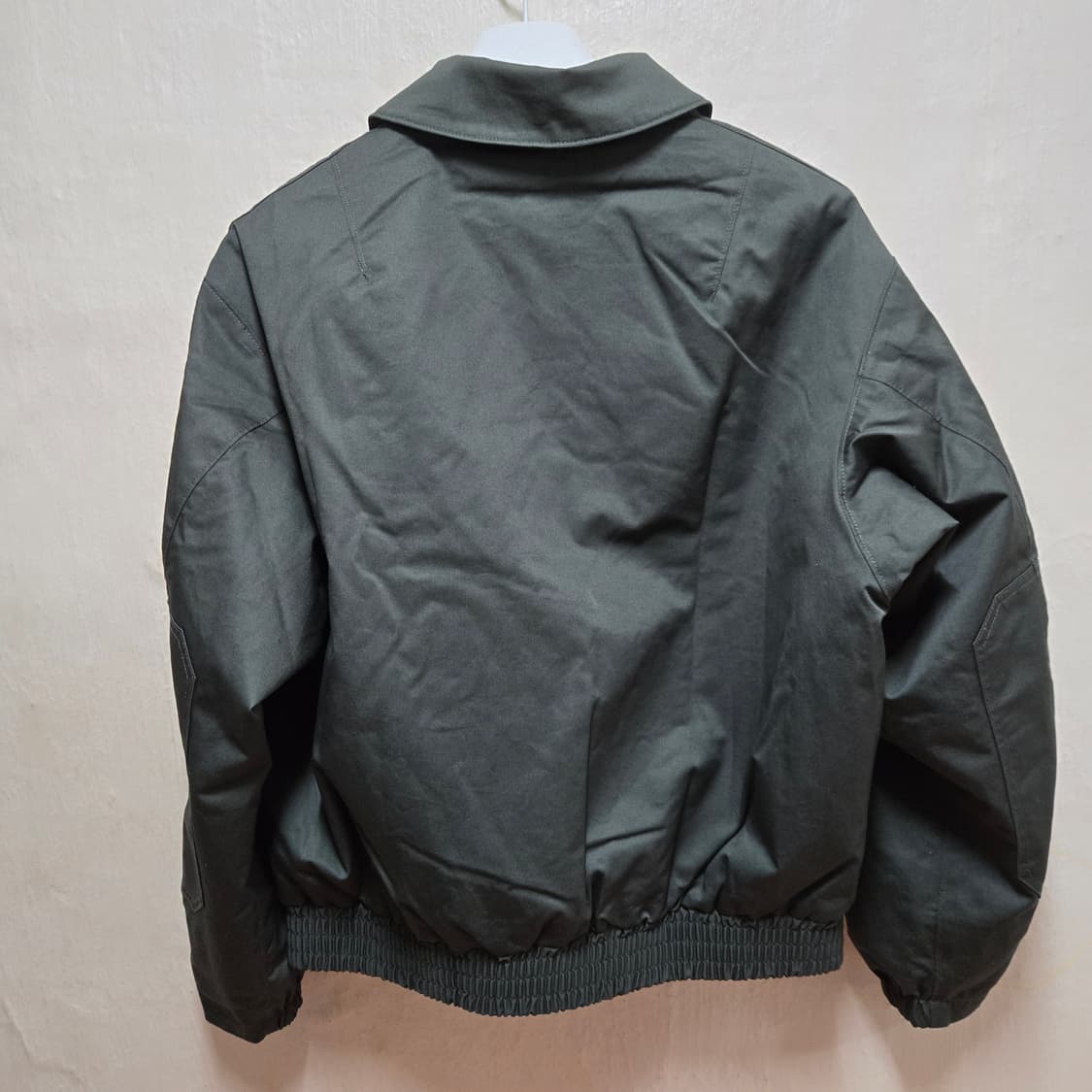 유니클로U 퍼프테크 쇼트블루종 상품이미지3